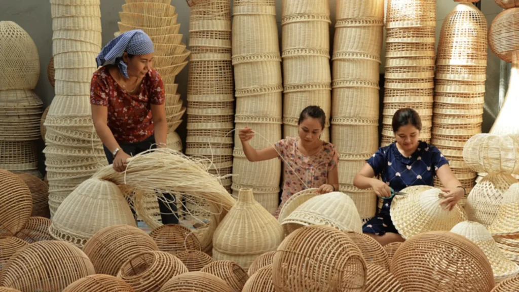 custom private label water hyacinth baskets OEM