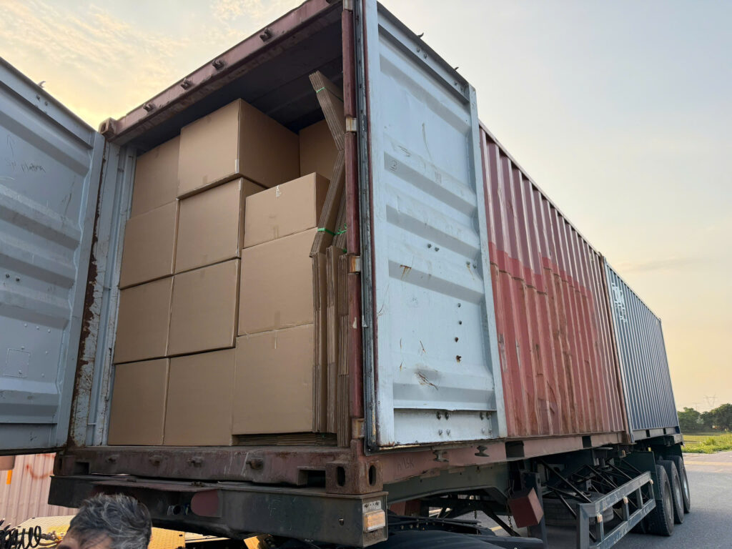 Export container loading water hyacinth basket wholesale orders from Vietnam supplier